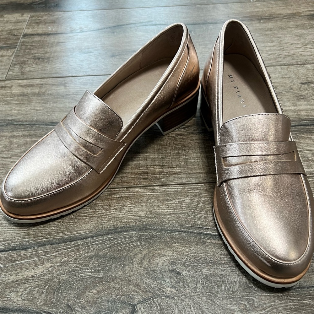 Mi Piaci Leather Rose Gold Loafer with Stacked Leather Heel Size 38